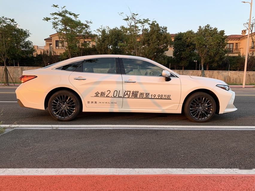 2.0L的5米大车，不到20万起的亚洲龙，动力够用吗？