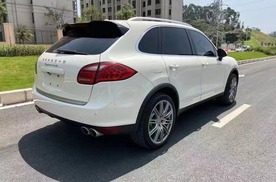 14款卡宴Turbo仅售13.8万，4.8T V8的强悍动力，可以3.