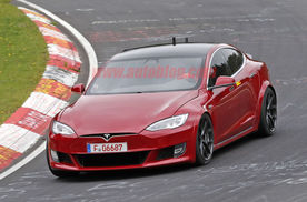 特斯拉Model S Plaid三电机功率过千匹 2秒破百