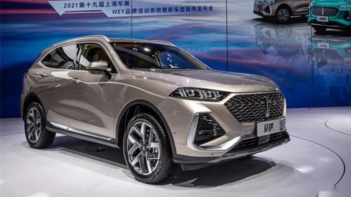 宝马新款X3/X4家族官图发布、奔腾两款新车曝光…丨今日车闻
