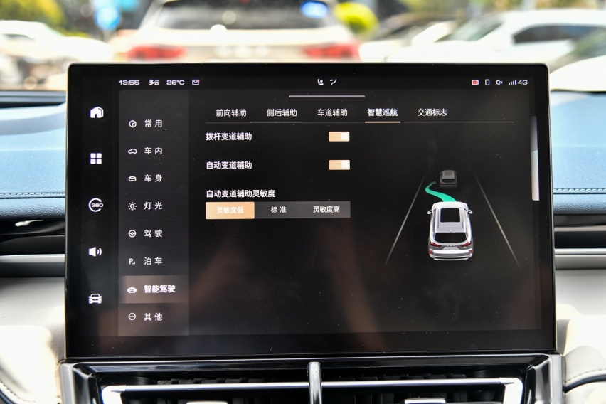 试驾WEY摩卡 用智能化配置捍卫燃油车的尊严