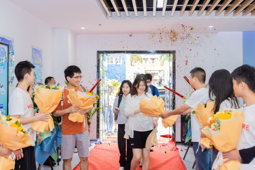 新能源汽车行业成为高校就业新增点，3.18万应届生入职比亚迪车企