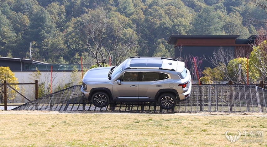 越野性能最强SUV，只要15万？ 越野试驾：哈弗二代大狗2.0T四驱！