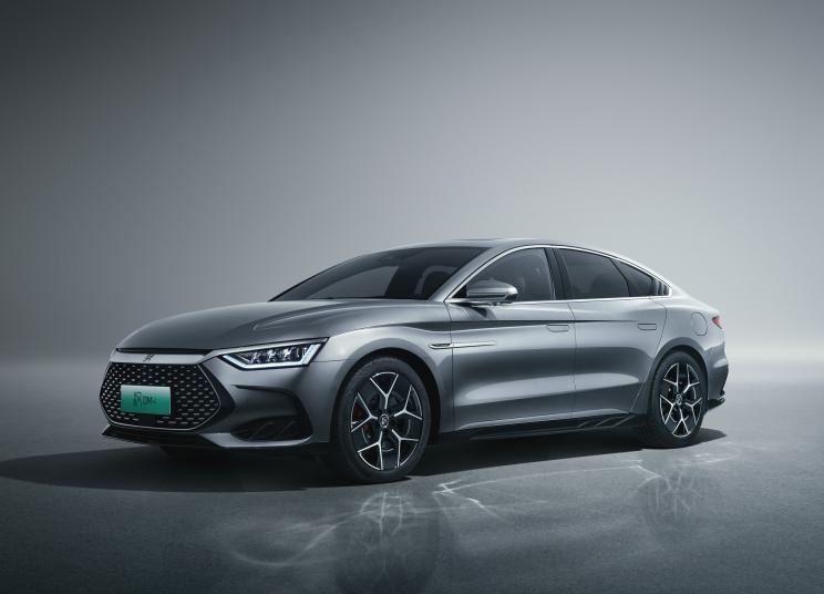 续航最高1300km “零百”最快3.7s 比亚迪旗舰轿车汉DM系列将预售
