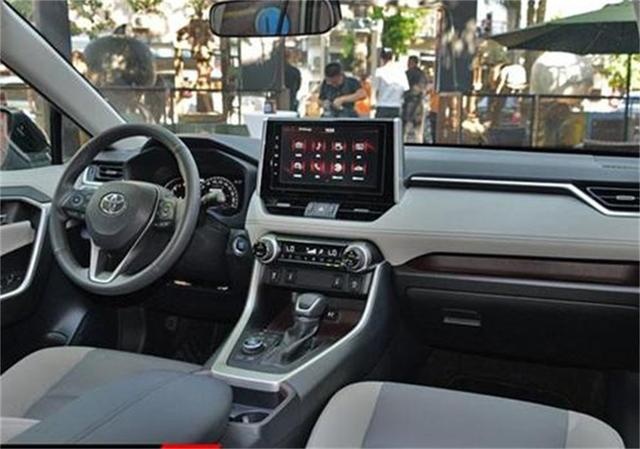 全新丰田RAV4震撼来袭，落地仅需要26万