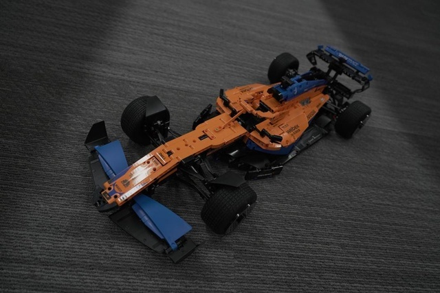 乐高&MCL36：赛道梦？我们可是专业的！