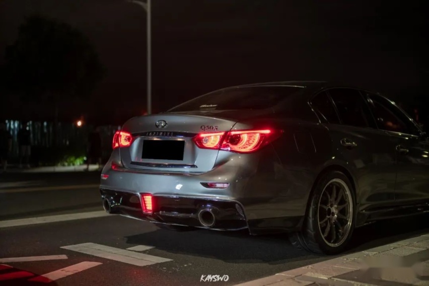 会喷火的英菲尼迪Q50S，在它身上看到了GT-R R35的影子