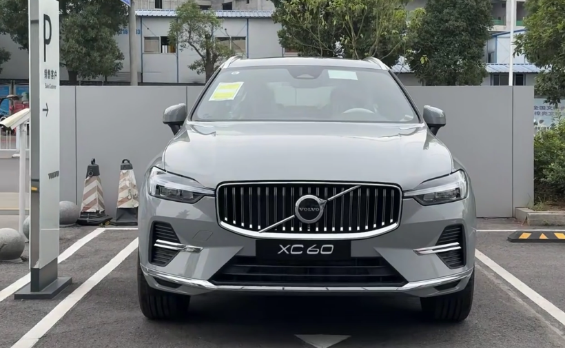 2024款沃尔沃XC60到店，配置升级，动力调整，标配48V轻混系统