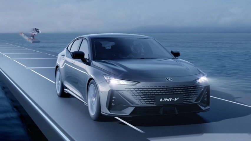 长安UNI-V 2.0T版本将至，6秒级加速，卖13万左右怎样？