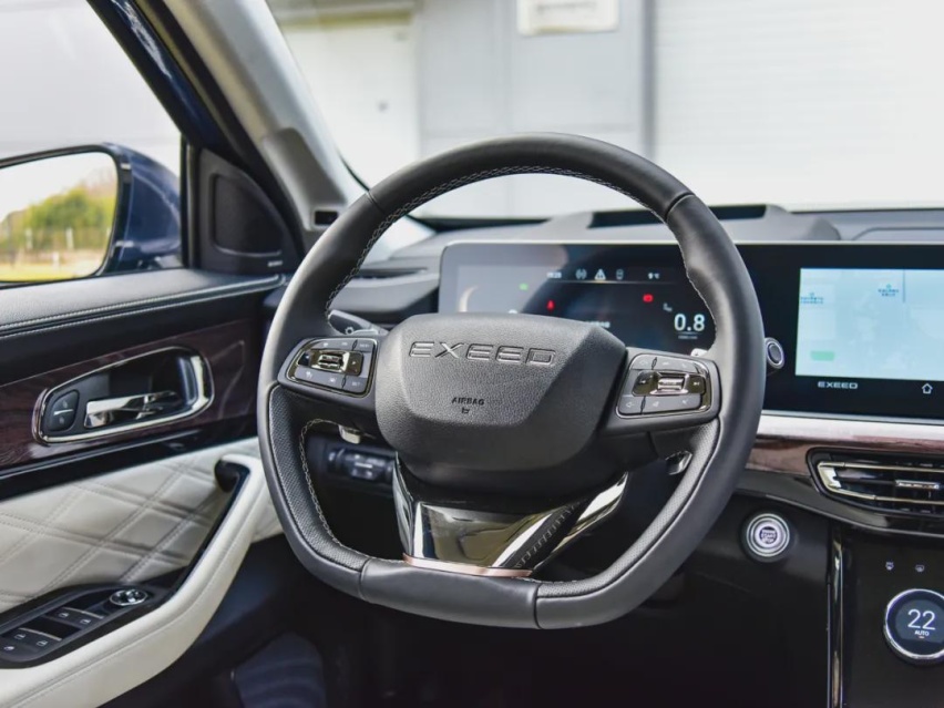 2.9米轴距的大7座SUV！全新星途揽月上市，最低售价17万