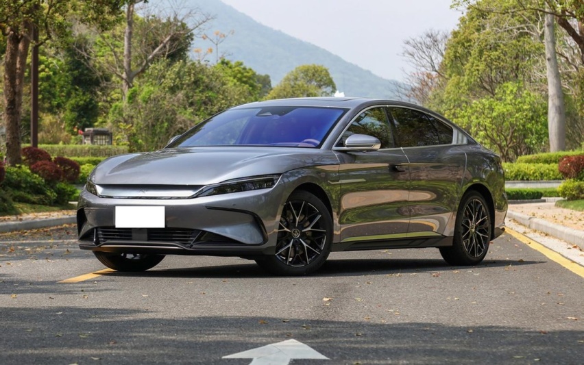宝马i3现仅售25万多，最高优惠达11.59万，你会买它还是选汉EV？