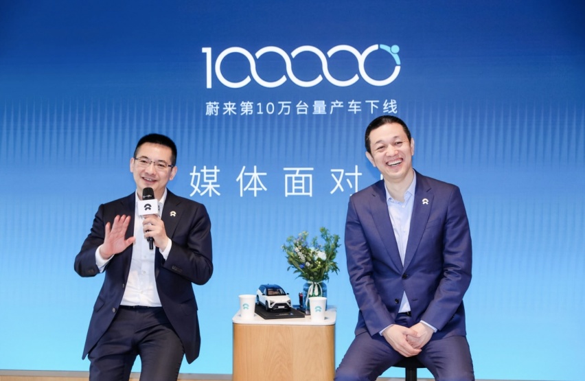 图左：蔚来联合创始人、总裁 秦力洪 图右：蔚来汽车创始人 CEO 李斌