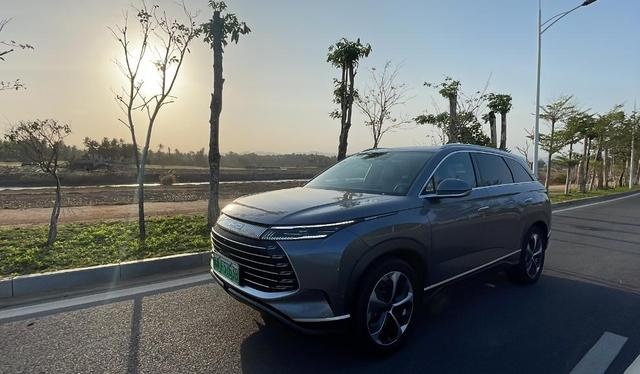 20万预算选插混SUV，护卫舰07和UNI-K 智电iDD谁更值？