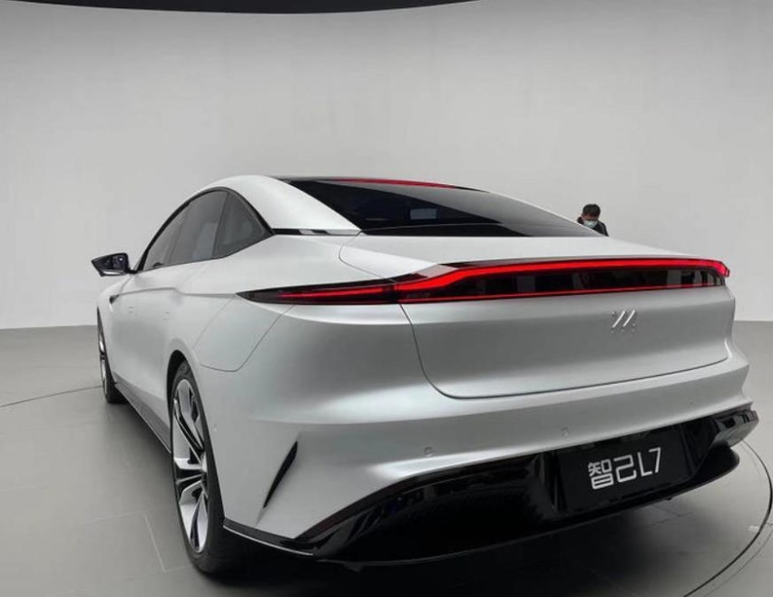 智己L7上海车展开启预售 2022年开始交付