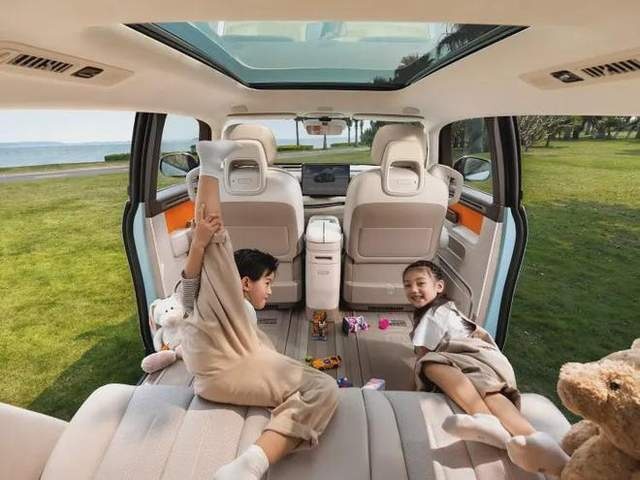 极氪丨极氪MIX宝宝巴士MPV，实际上是跨界的SUV？
