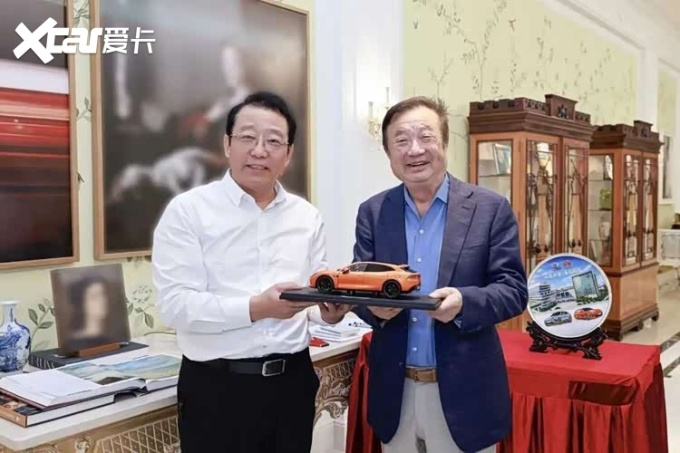 频繁拜访任正非，冯兴亚要为首月销量2658的启境寻找“解药”？
