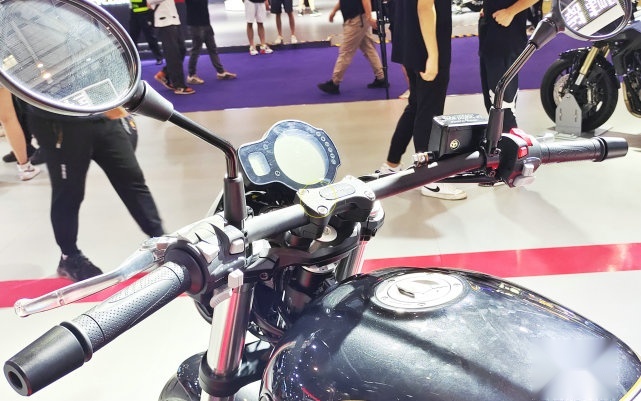 摩博会回顾丨QJMOTOR逸550上市 升级版的幼狮500