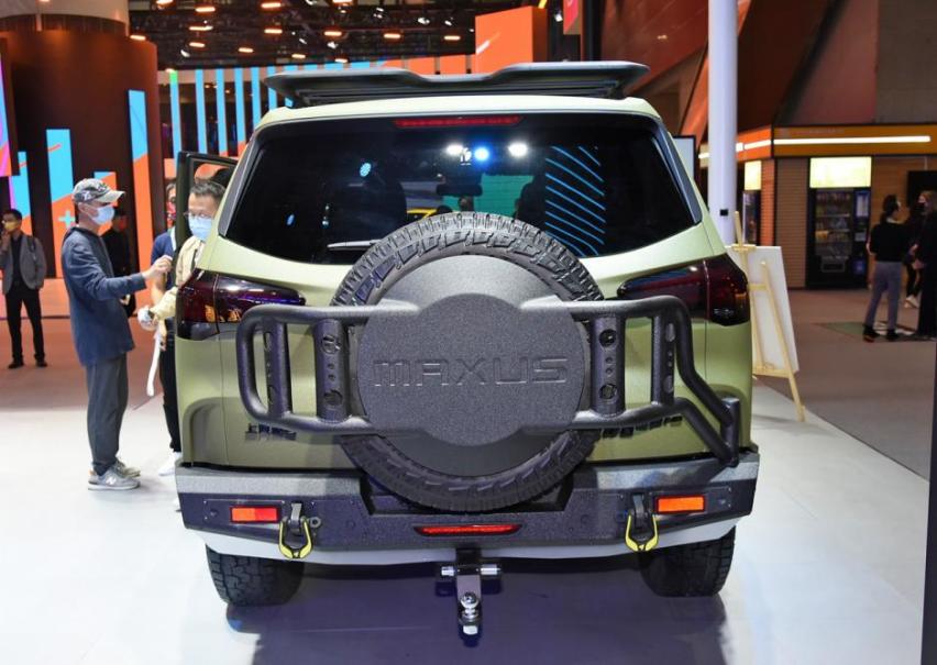 看上去很像丰田RAV4？大通D90 Pro亚马逊版，走越野路线