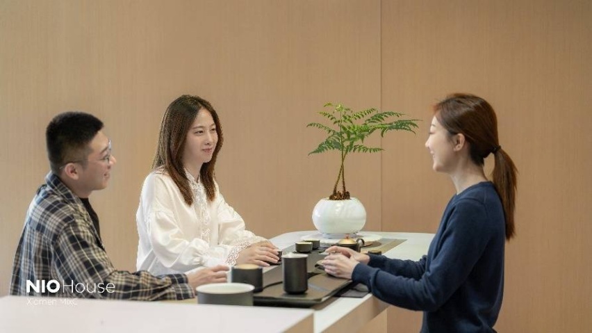 体验满分服务，试驾蔚来ET7，NIO House真有那么好玩？