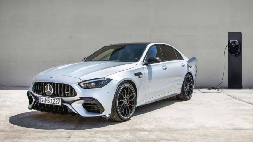 全新AMG C63发布！四缸2.0T能行吗？