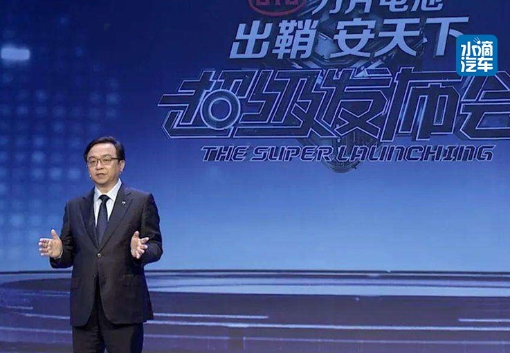 特斯拉去年上海的“一把火”，烧出了动力电池的“大转折”