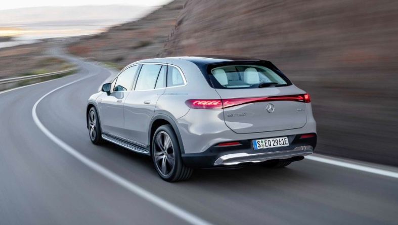 EQSSUV对比理想L9，同为大型SUV，奔驰被迎头赶上了？
