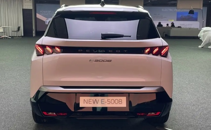全新标致E-5008将在海外上市，燃油版仅1.2T动力！