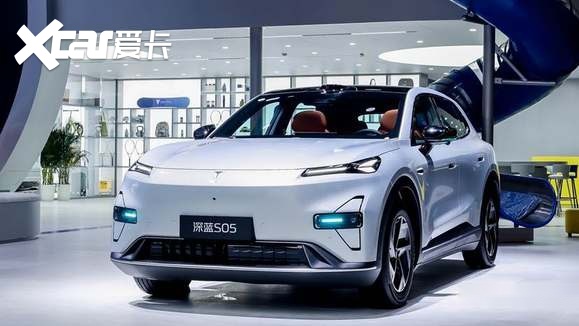 全新深蓝G318成都车展上市19.68万元起 专为城市家庭而来
