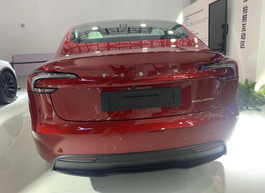 Model3更新已出现疲态，外观内饰设计小改，智能系统却依然落后