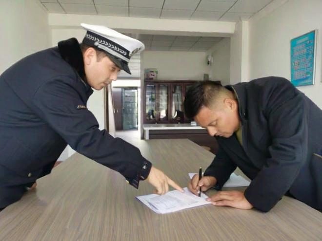 可耻！怕被发现超载，撞人后选择逃逸