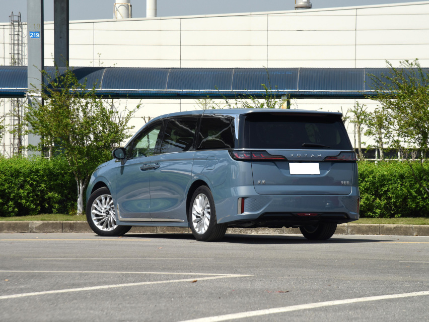 高端电动MPV“先驱者”，岚图梦想家VS腾势D9，选谁更合适？