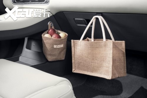 适合家用的SUV推荐哪款？红旗HS6，懂家的“可靠伙伴”！