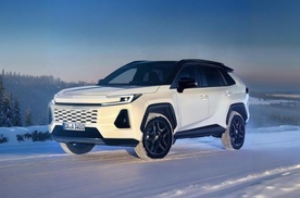 设计更硬派！全新RAV4海外曝光：或推2.5L插混，明年引进