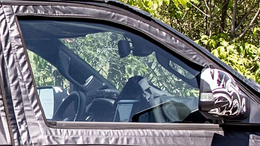 Jeep新旗舰瓦格尼原型测试车曝光,细节之处有新的调整