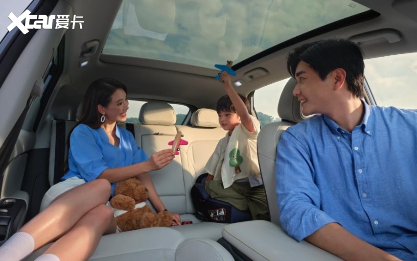 江铃集团新能源十年诚意制作，易至汽车羿驰05S正式上市