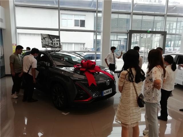 探店长安UNI-T：12.59万中配车型在重庆最好卖