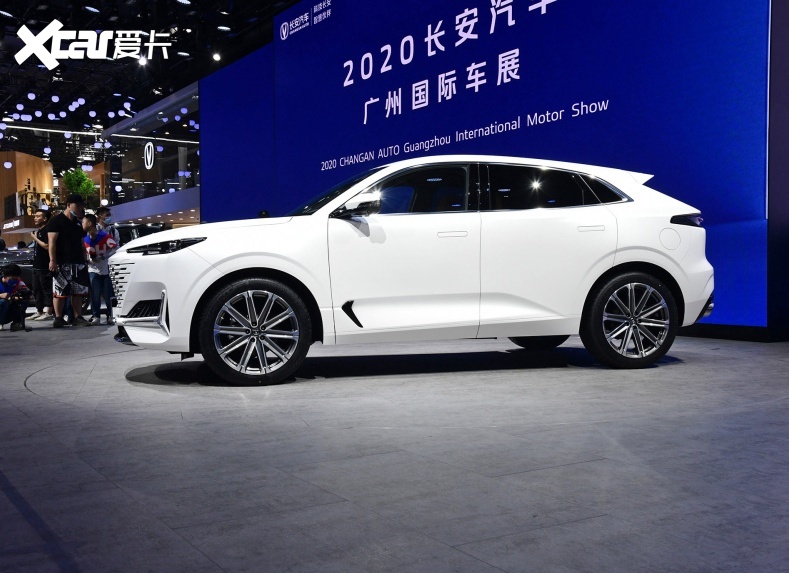 搭蓝鲸2.0t 爱信8at,长安uni-k 15.39万起售