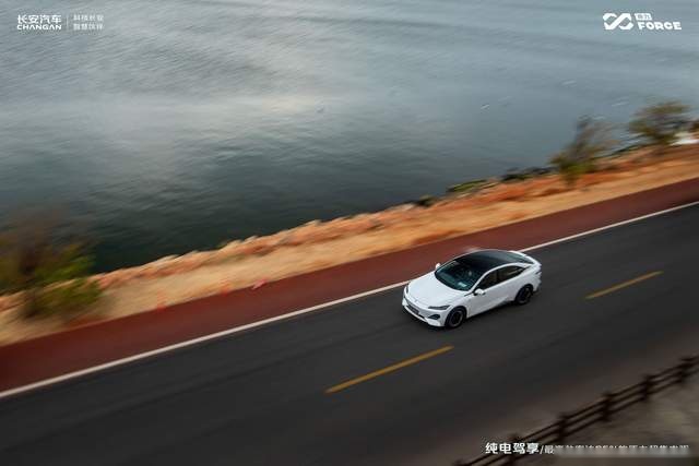 16小时跑完1200km奇境之旅，深蓝SL03释放科技“原力”