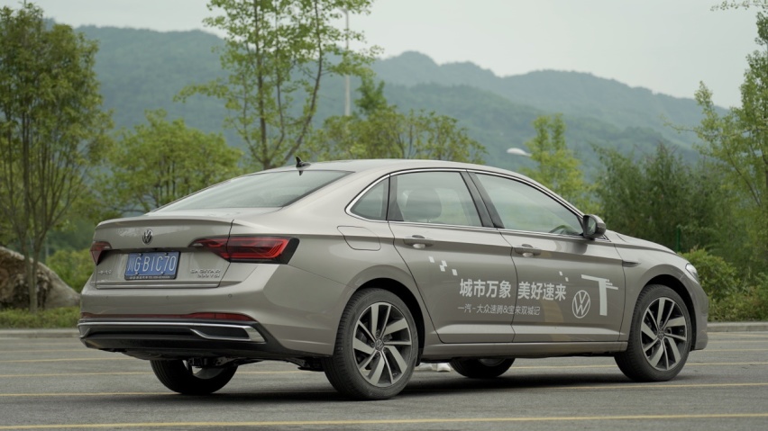 身手全面无短板！试驾全新速腾300TSI