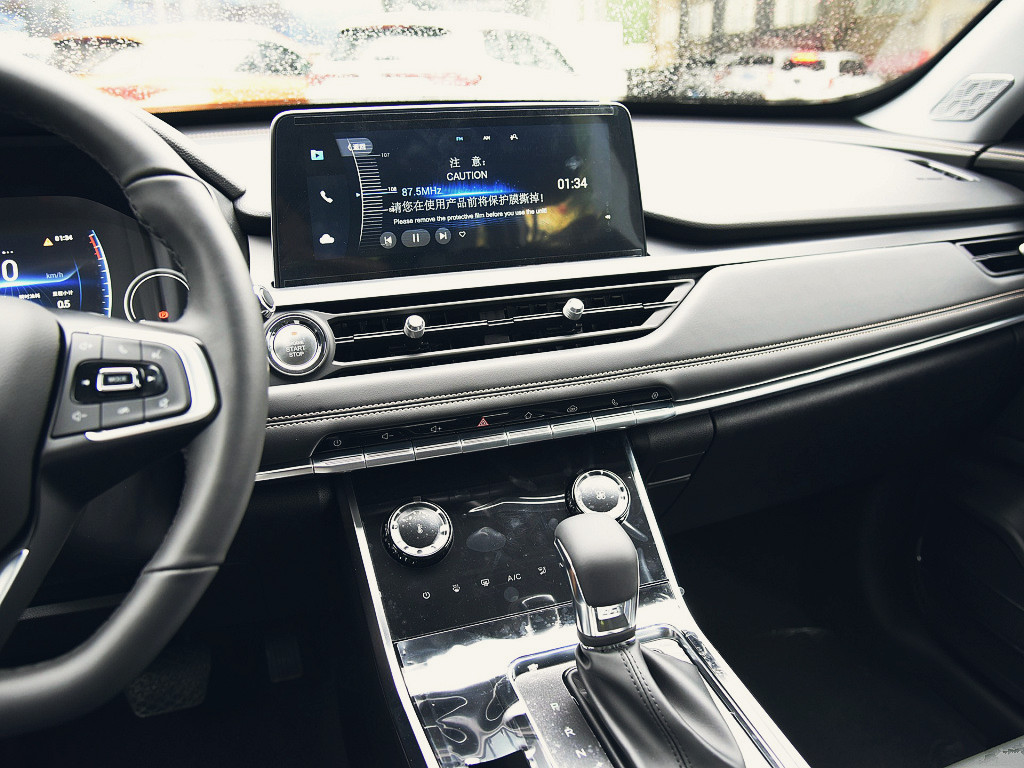 ����˵Ĵ�7��SUV��һ��Ʒ�ƣ�8.88�f���ͺĲ��ߣ�߀��