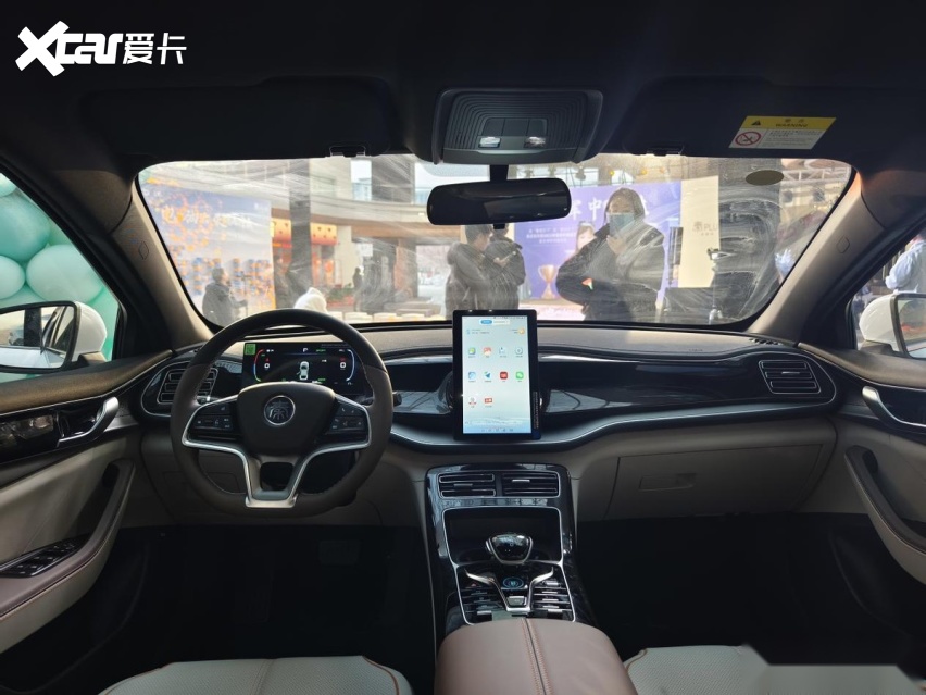 比亚迪秦PLUS荣耀版登陆郑州，7.98万起见证顶流家轿的实力