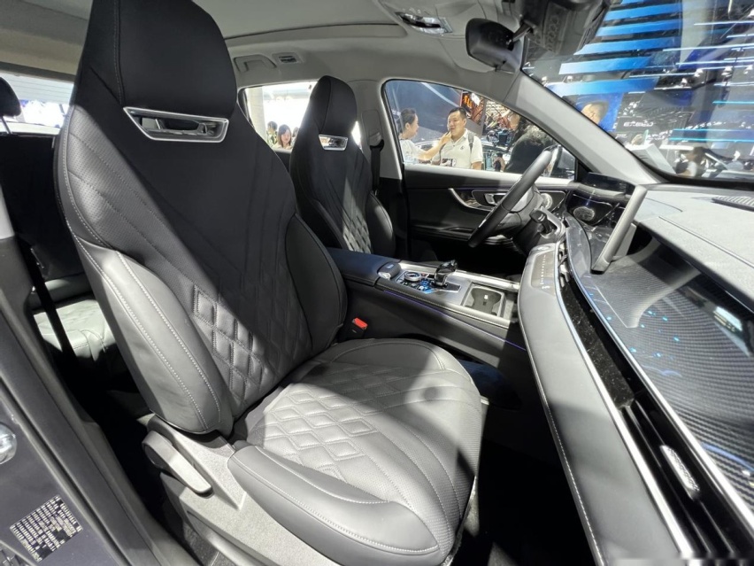 续航1000+km 油耗5.9L 瑞虎7新能源冠军版实拍