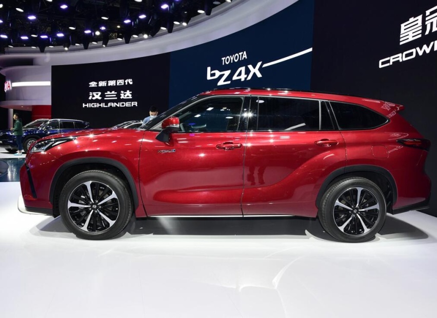 皇冠陆放上市当月销量仅768辆，说好的挑战汉兰达呢？