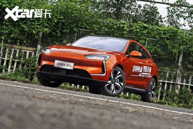 手握30万元 为什么我会推荐赛力斯SF5而不是Model 3？