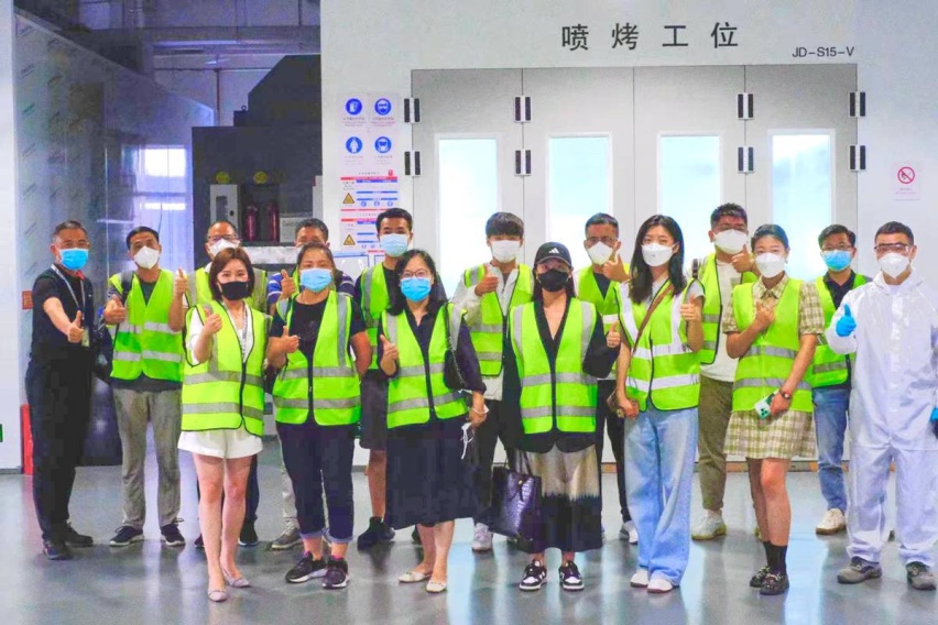 特斯拉白车身河南首秀,直营钣喷中心参观“匠心”满满