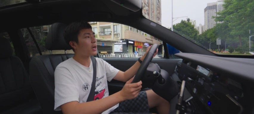 中高端SUV王者对决 这大牌车4秒级破百还能做到超低油耗！