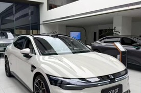 20-30万猎装车怎么选？极氪007GT兼顾颜值、操控与家庭出行