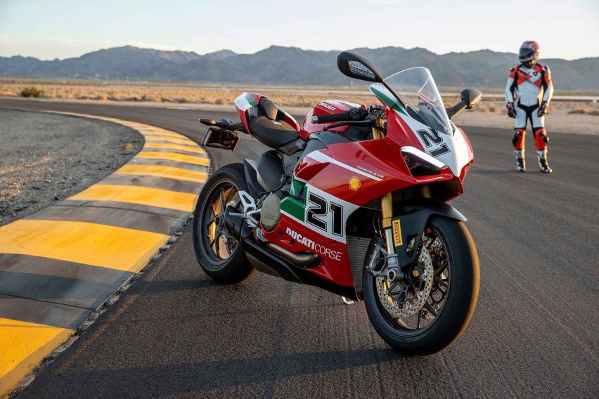 杜卡迪性能公升级跑车，Panigale V2 Bayliss纪念版详解