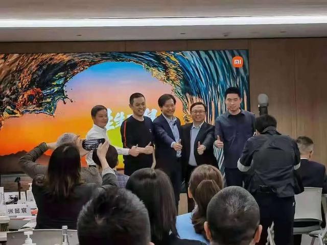雷军：“为小米汽车而战，先投它100亿”
