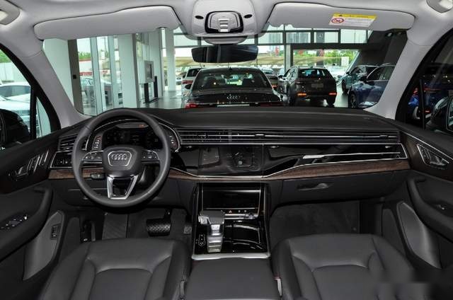 蔚来ES8正面PK奥迪Q7，60万级中大型SUV“代言人”诞生了